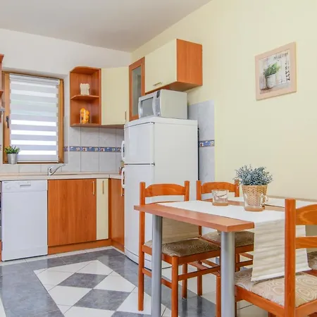 Family-friendly With Swimming Pool Okrug Gornji, Ciovo - 18827 * Trogir