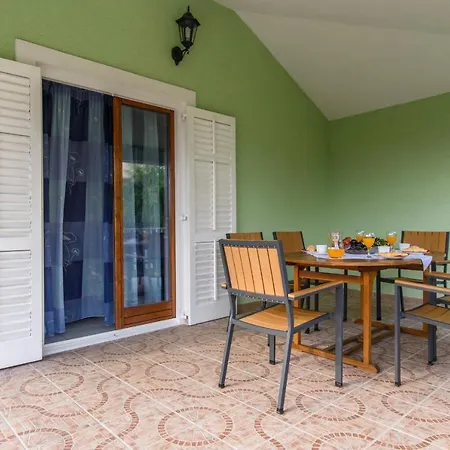 Family-friendly With Swimming Pool Okrug Gornji, Ciovo - 18827 Trogir