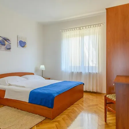 Family-friendly With Swimming Pool Okrug Gornji, Ciovo - 18827 Apartamento Trogir