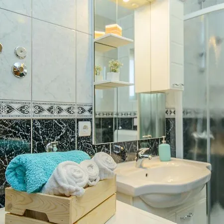 Family-friendly With Swimming Pool Okrug Gornji, Ciovo - 18827 Daire Trogir