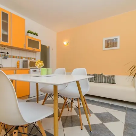 Daire Family-friendly With Swimming Pool Okrug Gornji, Ciovo - 18827 Trogir