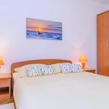 Family-friendly With Swimming Pool Okrug Gornji, Ciovo - 18827 Trogir