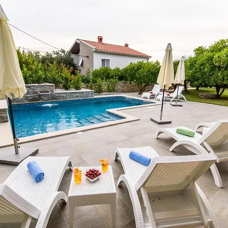 Family-friendly With Swimming Pool Okrug Gornji, Ciovo - 18827 公寓 特罗吉尔