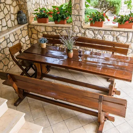 Family-friendly With Swimming Pool Okrug Gornji, Ciovo - 18827 特罗吉尔