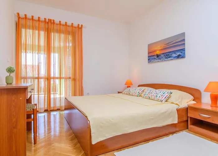 Apartman Family-friendly With Swimming Pool Okrug Gornji, Ciovo - 18827