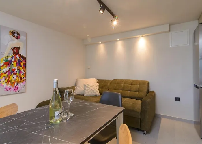 Family-friendly With Swimming Pool Okrug Gornji, Ciovo - 18827 * Trogir