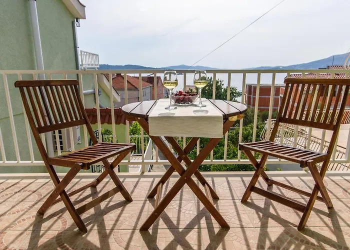 Family-friendly With Swimming Pool Okrug Gornji, Ciovo - 18827 Apartman *