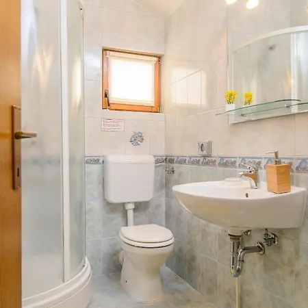 Family-friendly With Swimming Pool Okrug Gornji, Ciovo - 18827 * Trogir