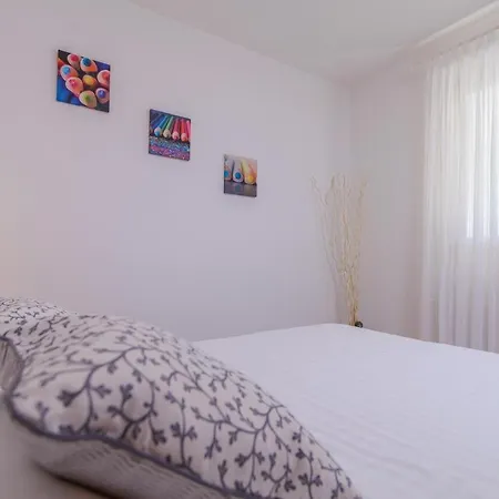 Family-friendly With Swimming Pool Okrug Gornji, Ciovo - 18827 تروغير