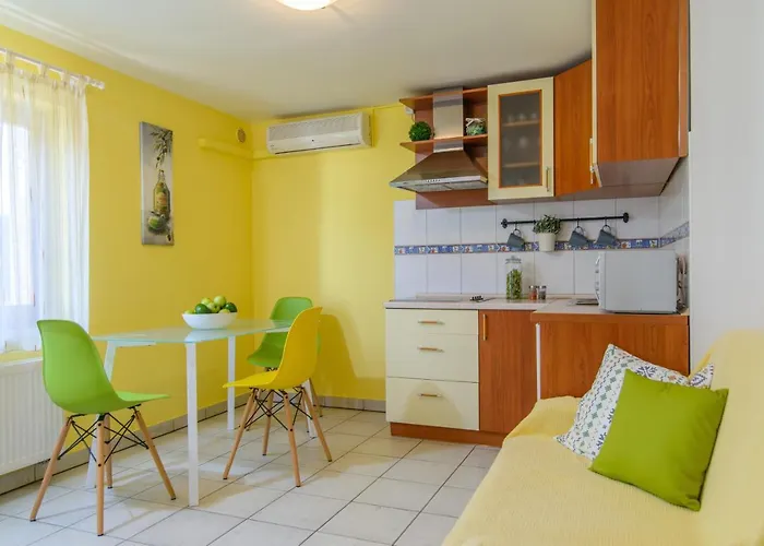 Family-friendly With Swimming Pool Okrug Gornji, Ciovo - 18827 Appartement Trogir