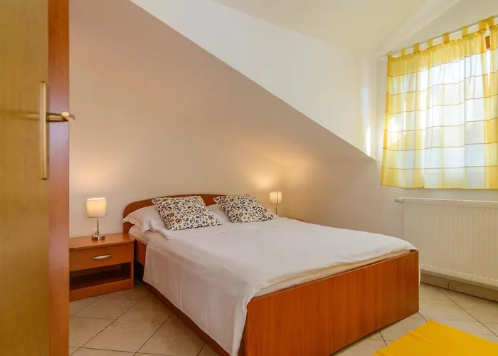 Family-friendly With Swimming Pool Okrug Gornji, Ciovo - 18827 Appartement Trogir