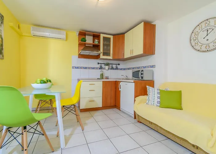 Family-friendly With Swimming Pool Okrug Gornji, Ciovo - 18827 * Trogir