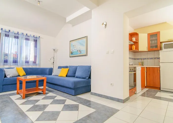Appartement Family-friendly With Swimming Pool Okrug Gornji, Ciovo - 18827 Trogir