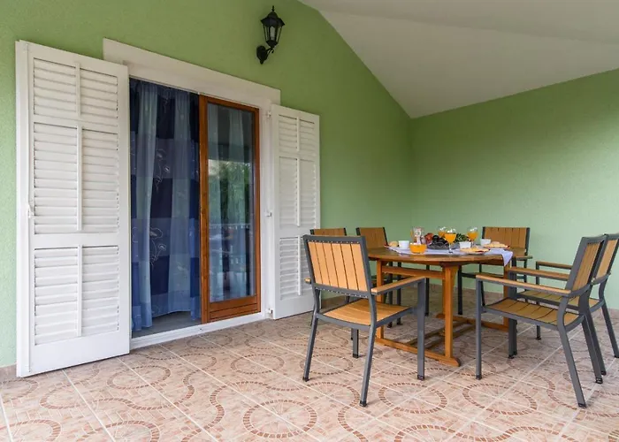 Family-friendly With Swimming Pool Okrug Gornji, Ciovo - 18827 Trogir