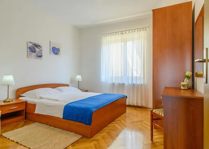 Family-friendly With Swimming Pool Okrug Gornji, Ciovo - 18827 Appartement Trogir