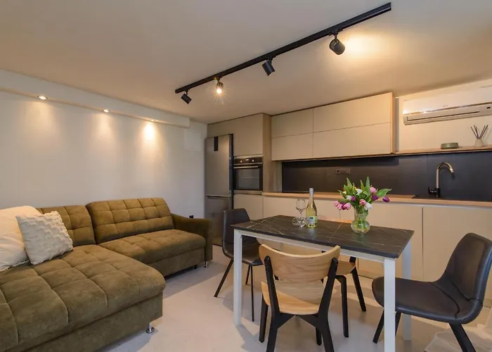 Appartement Family-friendly With Swimming Pool Okrug Gornji, Ciovo - 18827 *